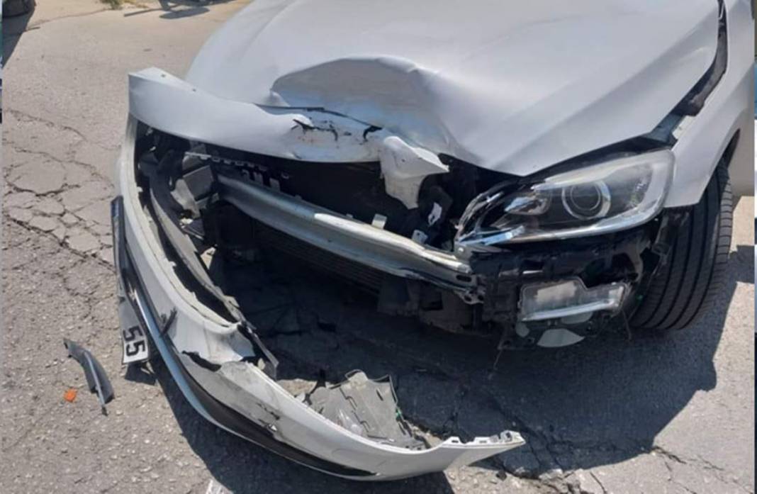 Renault Broadway ile çarpışan Volvo'nun son hali şoke etti! Birodvey Bey diyeceksiniz! 7